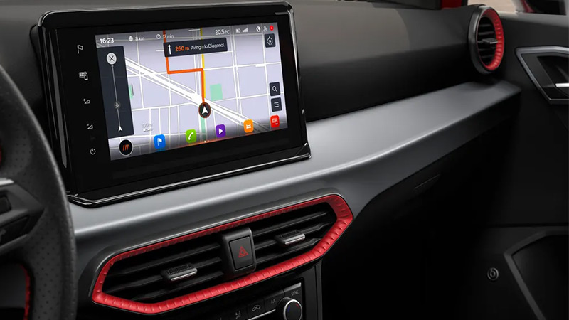 Dotyková obrazovka s online infotainmentem ve voze SEAT Ibiza