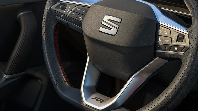 Kůží obšitý sportovní volant modelu SEAT Leon Sportstourer