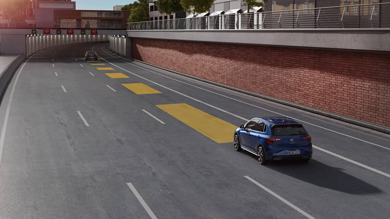 Volkswagen Polo VW Polo zobrazuje asistenční systém adaptivní tempomat ACC