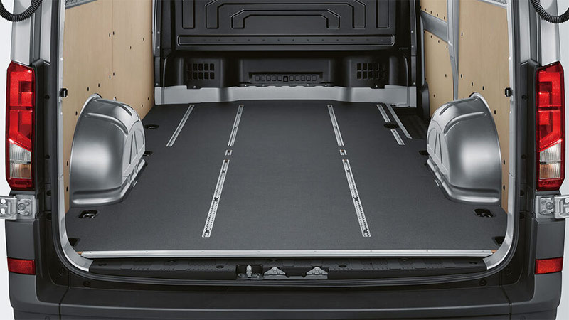 vw crafter skrinovy vuz kolejnice