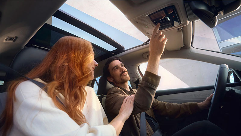 Volkswagen T-Roc - Panoramatické výklopné/posuvné střešní okno